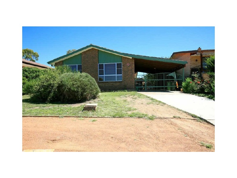 15 Waratah Street, Queanbeyan NSW 2620