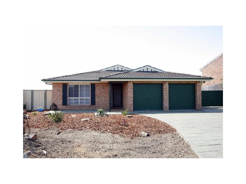 17 Glennie Place, Queanbeyan NSW 2620