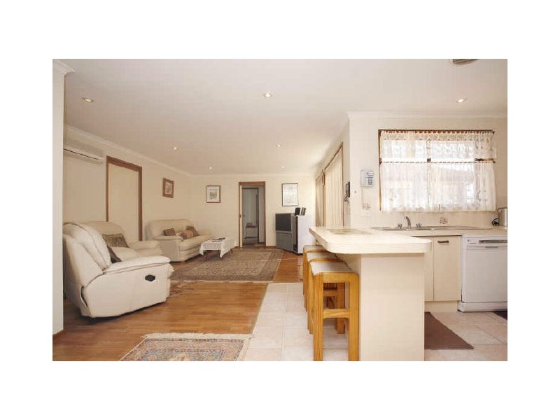 16 Casey Crescent, Calwell ACT 2905