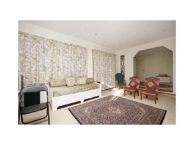 16 Casey Crescent, Calwell ACT 2905