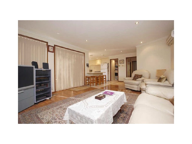 16 Casey Crescent, Calwell ACT 2905