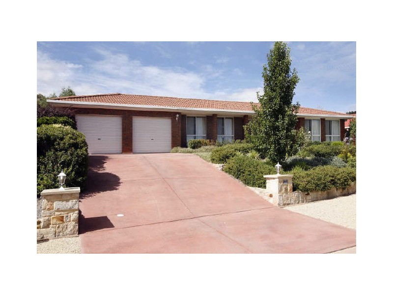 18 Morrison Place, Queanbeyan NSW 2620