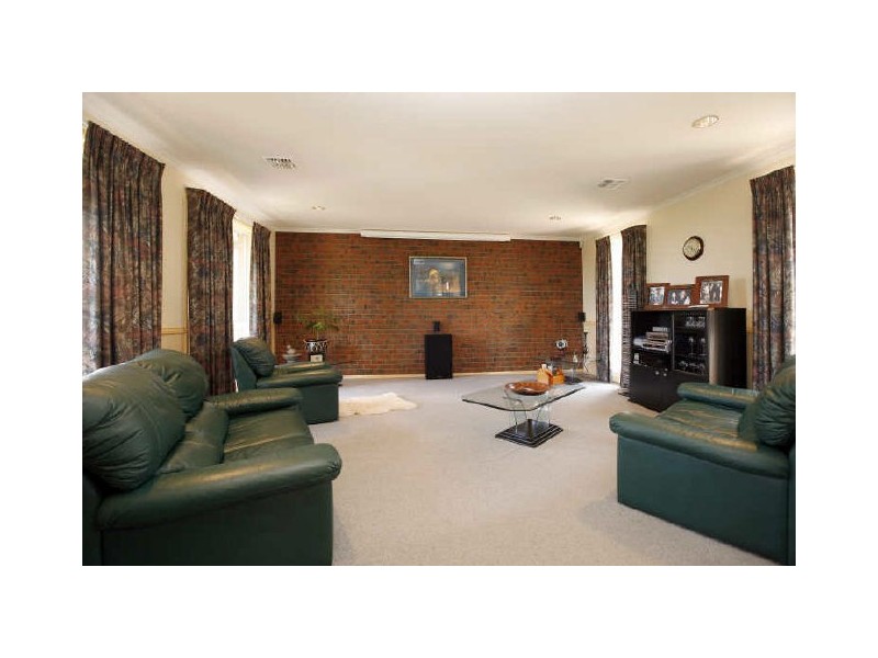 18 Morrison Place, Queanbeyan NSW 2620