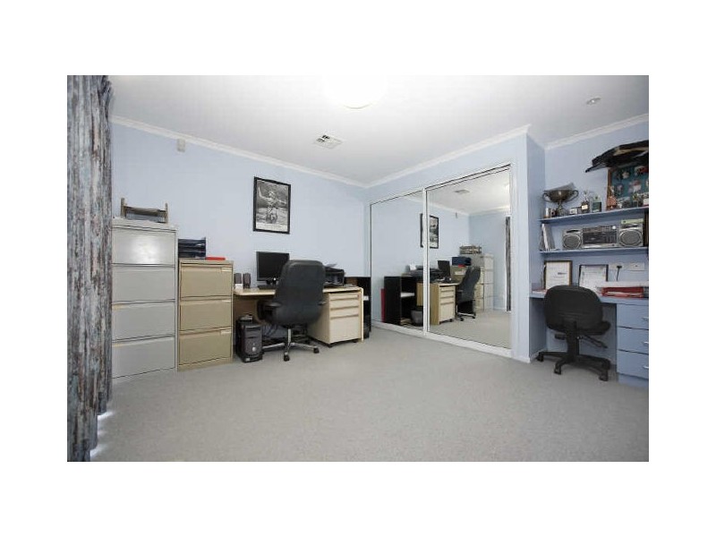 18 Morrison Place, Queanbeyan NSW 2620