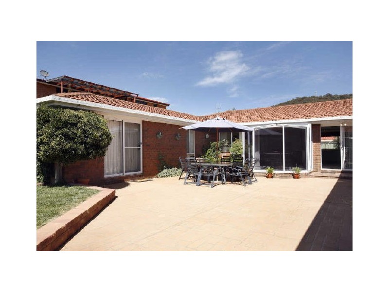 18 Morrison Place, Queanbeyan NSW 2620