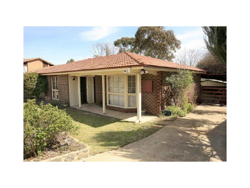 6 Caroline Place, Queanbeyan NSW 2620
