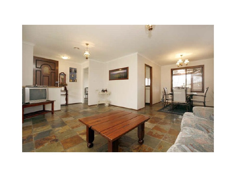 6 Caroline Place, Queanbeyan NSW 2620