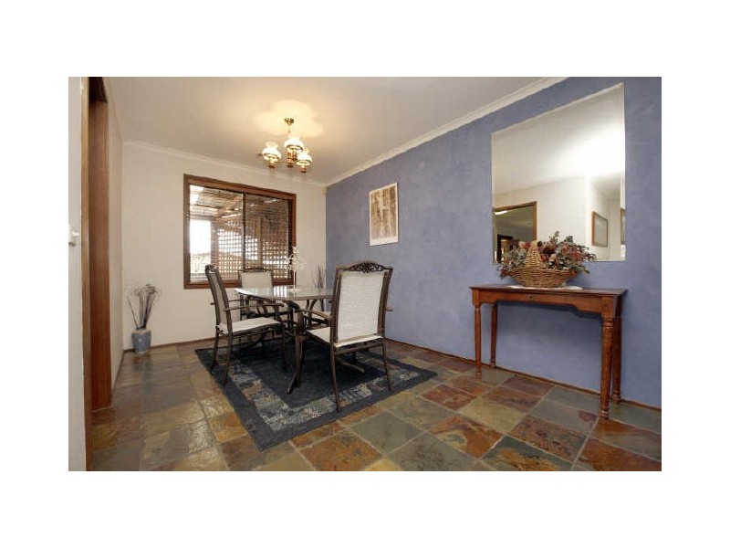 6 Caroline Place, Queanbeyan NSW 2620