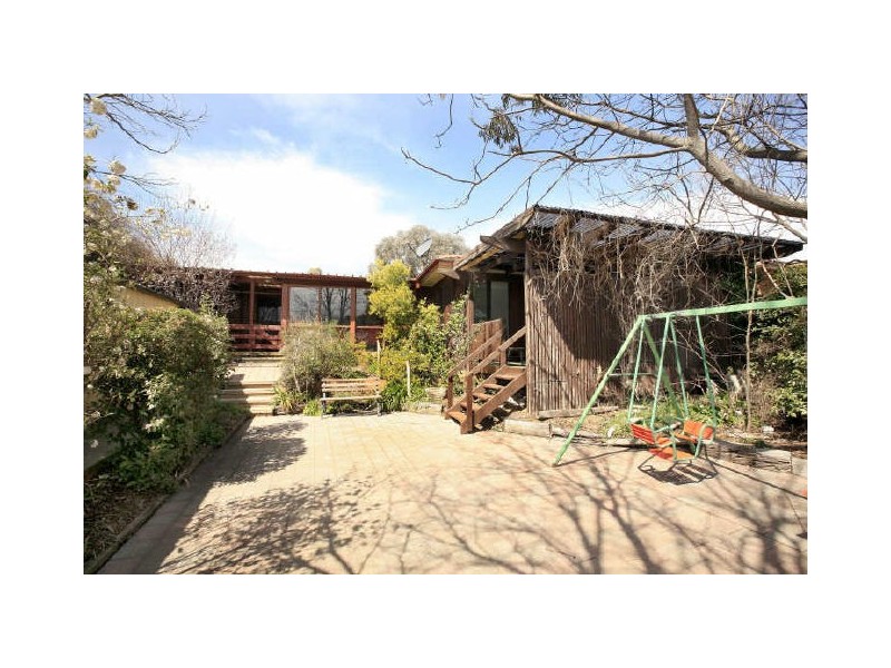 6 Caroline Place, Queanbeyan NSW 2620