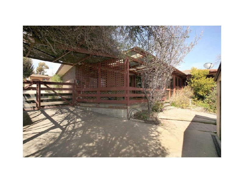 6 Caroline Place, Queanbeyan NSW 2620