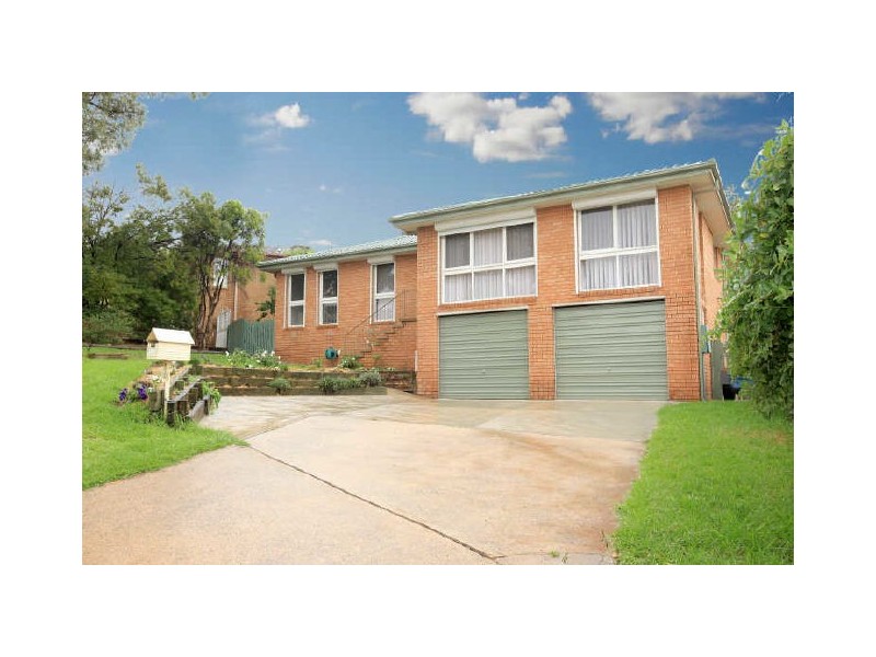 32 Ullamulla Crescent, Queanbeyan NSW 2620