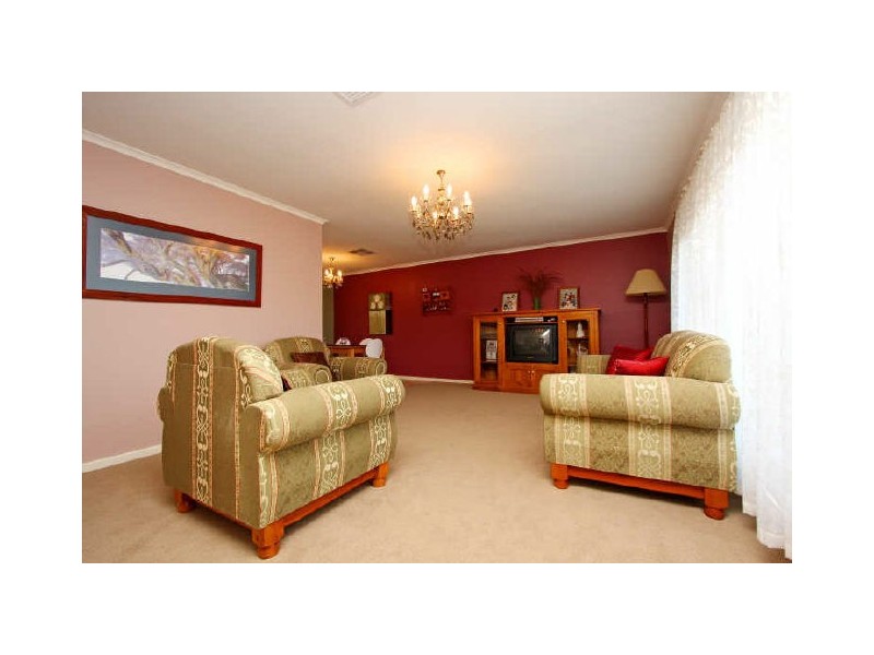 6 Severne Crescent, Kambah ACT 2902