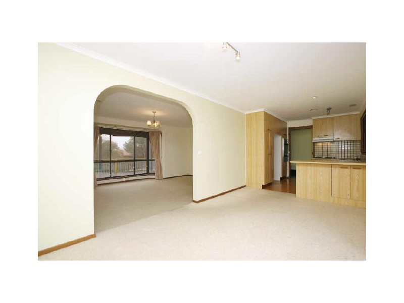 8 Body Place, Macarthur ACT 2904