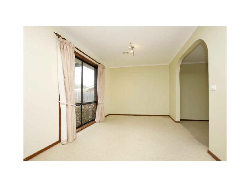 8 Body Place, Macarthur ACT 2904