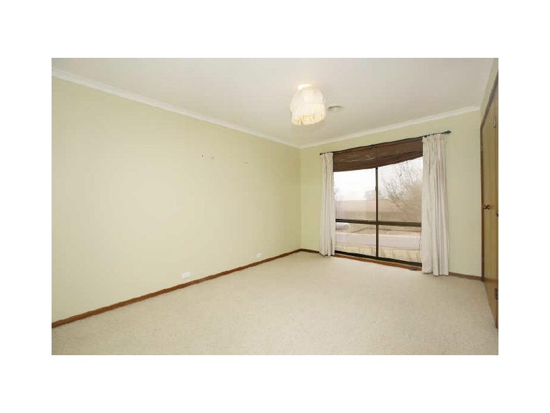 8 Body Place, Macarthur ACT 2904