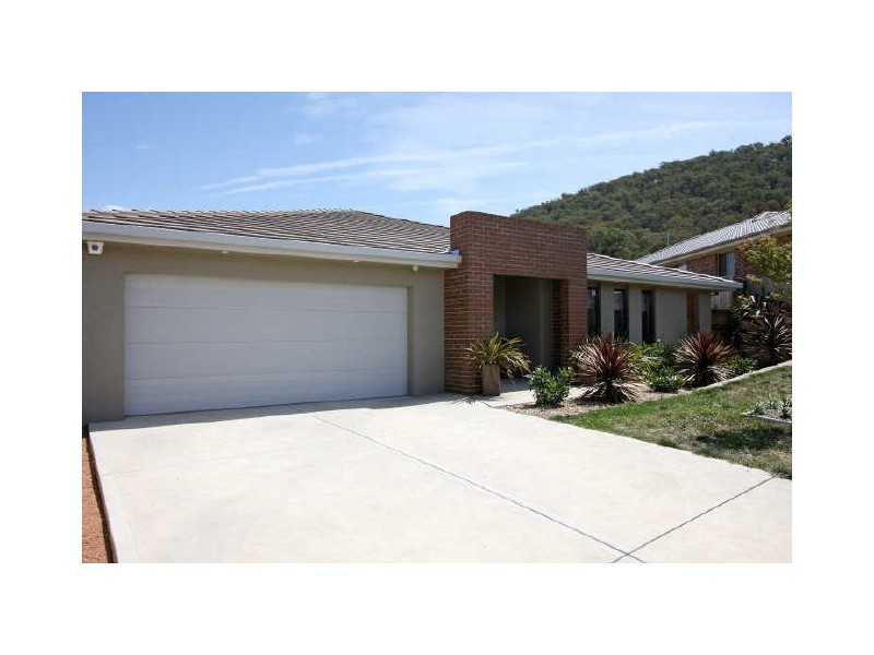 3 Elaroo Place, Jerrabomberra NSW 2619