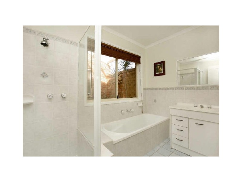 2 Whitford Place, Conder ACT 2906