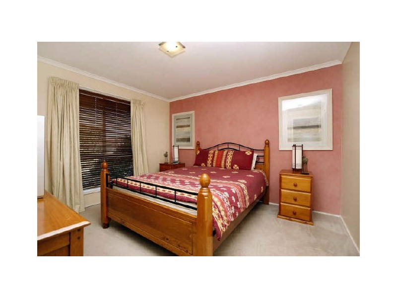 2 Whitford Place, Conder ACT 2906