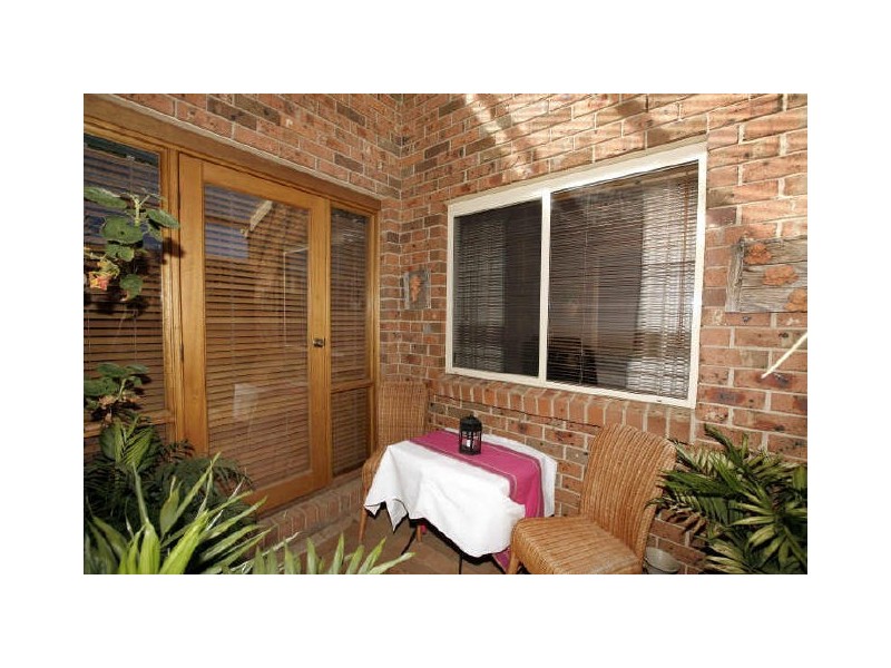 2 Whitford Place, Conder ACT 2906