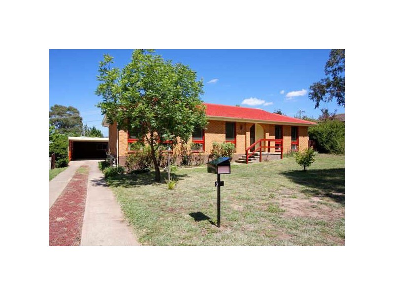 6 Dempster Place, Kambah ACT 2902