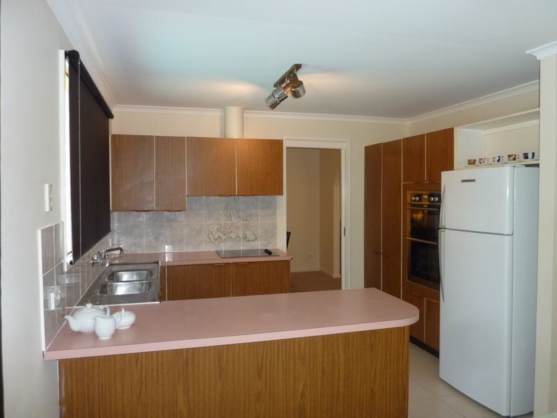 6 Dempster Place, Kambah ACT 2902