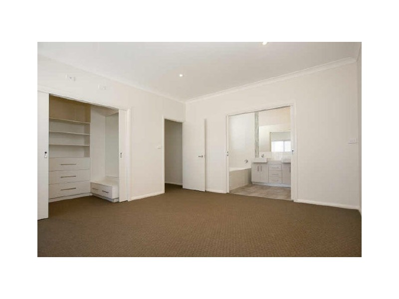 1 Waygoose Street, Kingston ACT 2604