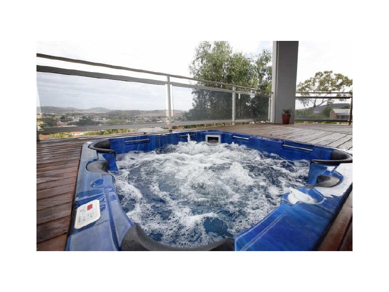 20 Woodhill Link, Jerrabomberra NSW 2619