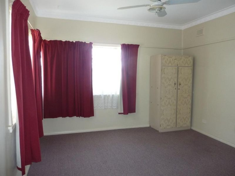 100 Uriarra Road, Queanbeyan NSW 2620