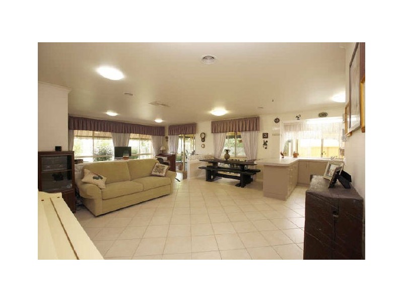 30 Clare Dennis Avenue, Gordon ACT 2906