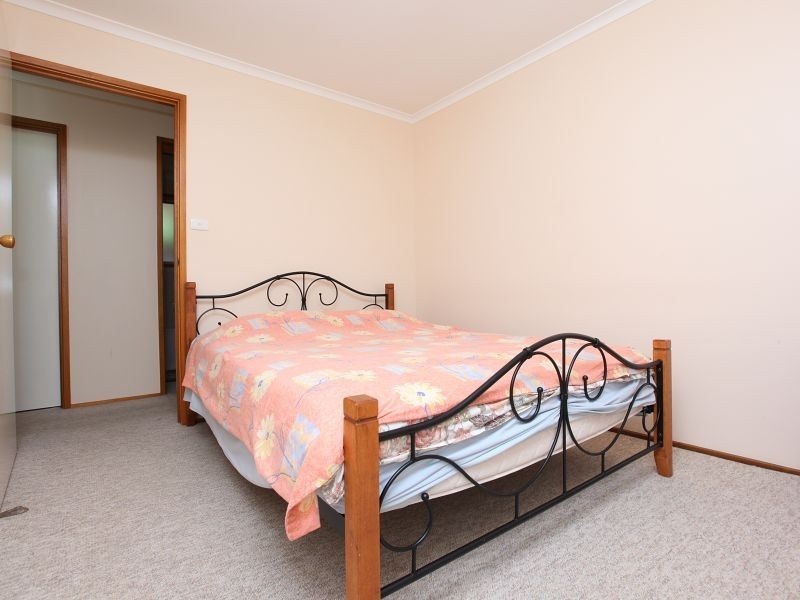 16 Maddock Place, Gordon ACT 2906