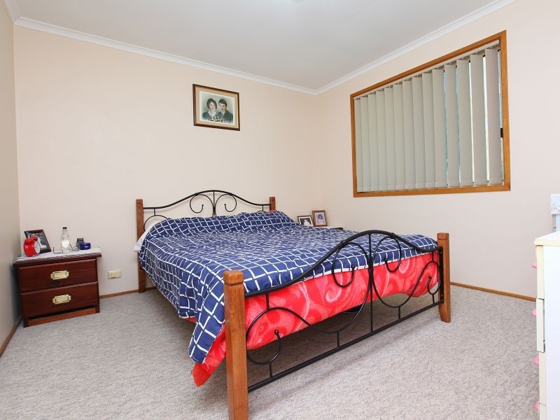 16 Maddock Place, Gordon ACT 2906