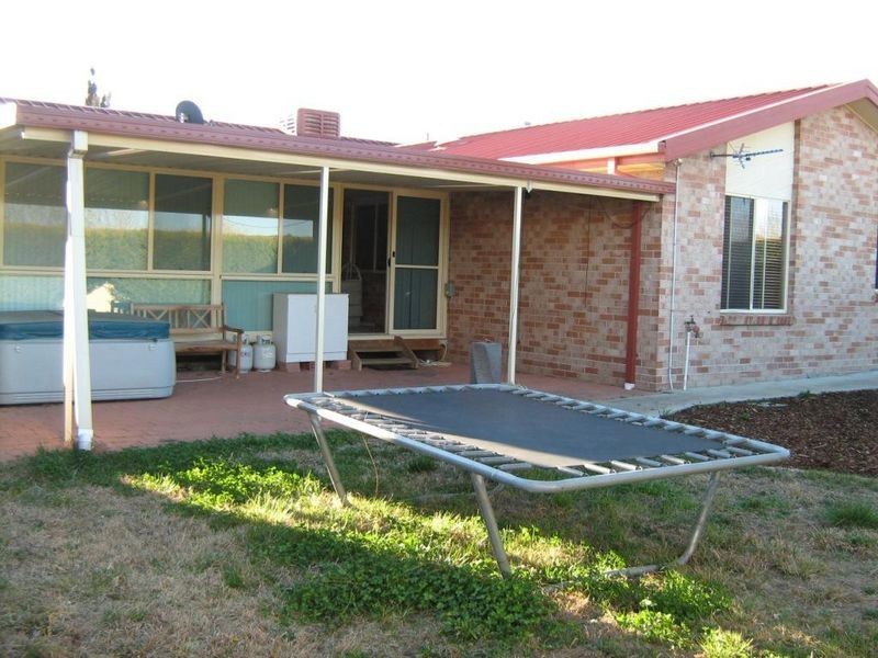 33 Hallstrom Circuit, Monash ACT 2904