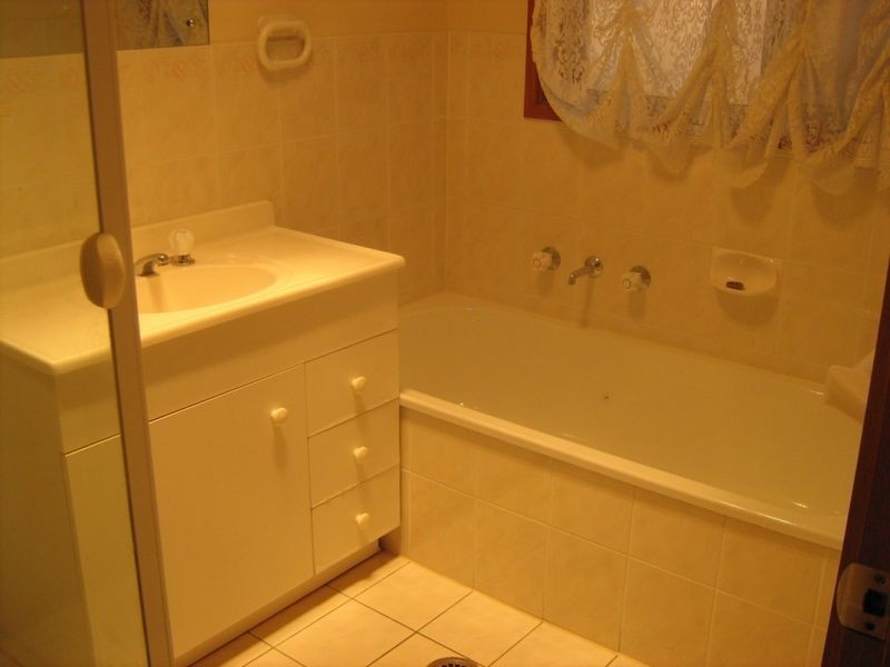 13 Shean Place, Gordon ACT 2906