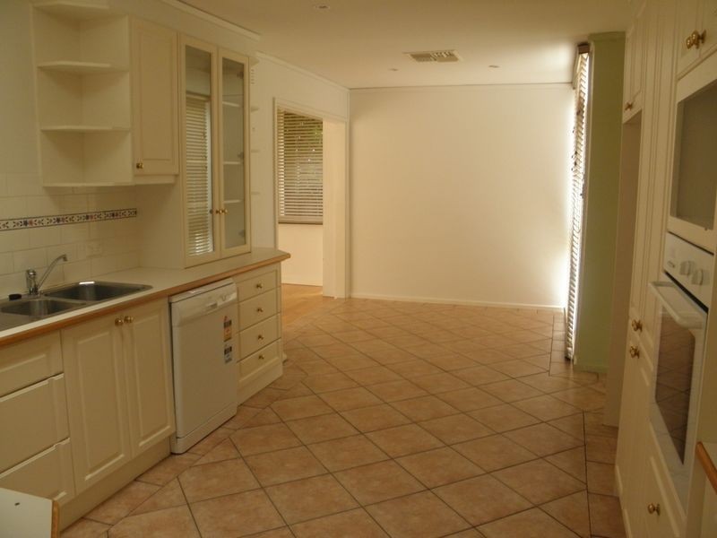 18 Goble Street, Hughes ACT 2605