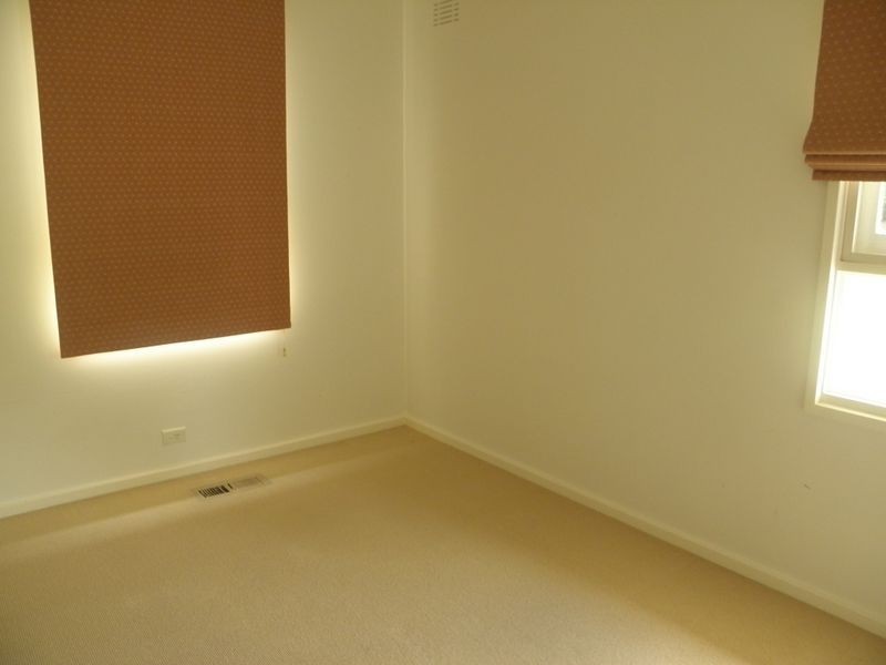 18 Goble Street, Hughes ACT 2605