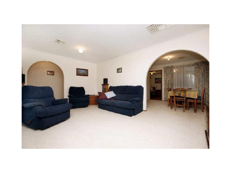 46 Beazley Crescent, Calwell ACT 2905