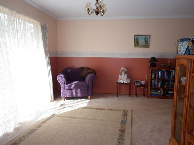 49 Clare Dennis Avenue, Gordon ACT 2906