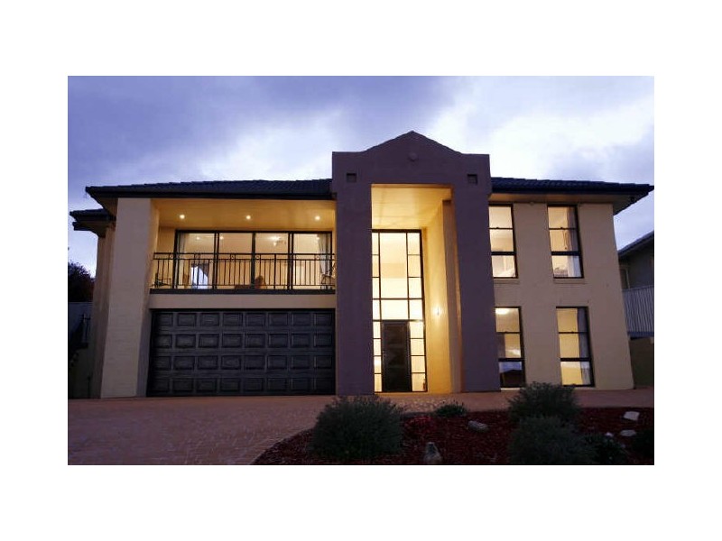 19 Wangara Crescent, Queanbeyan NSW 2620