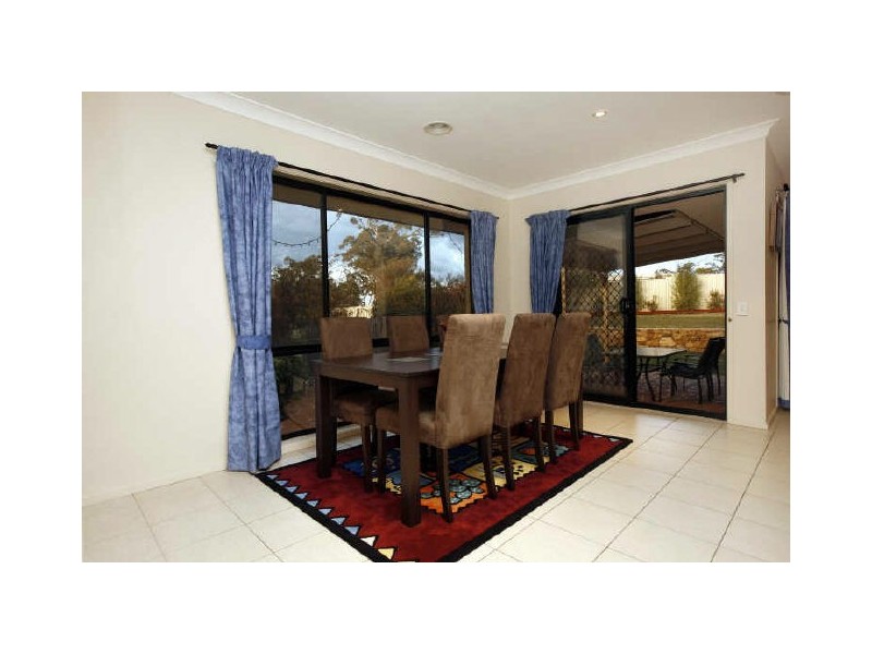 19 Wangara Crescent, Queanbeyan NSW 2620