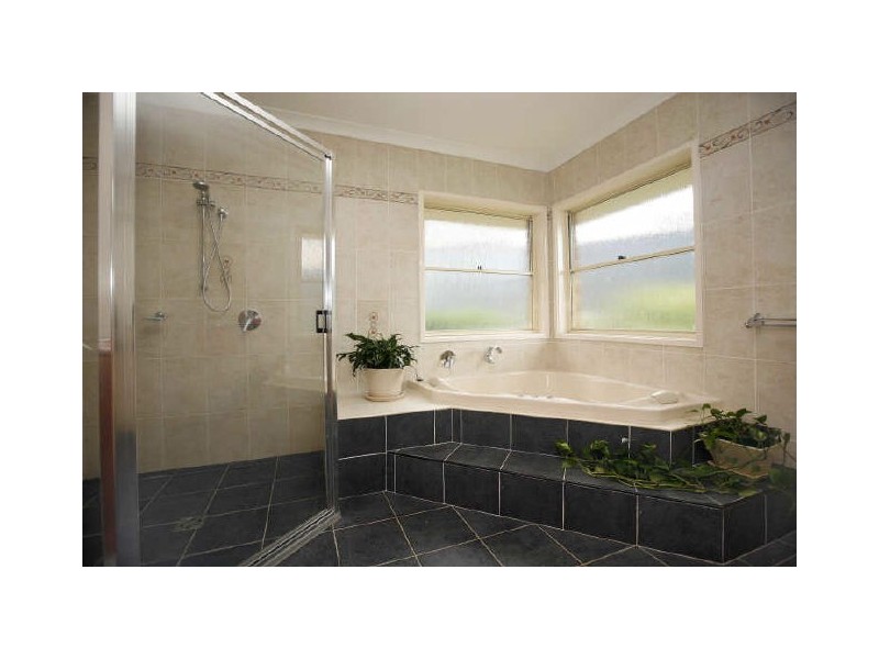 4 Hickory Place, Jerrabomberra NSW 2619