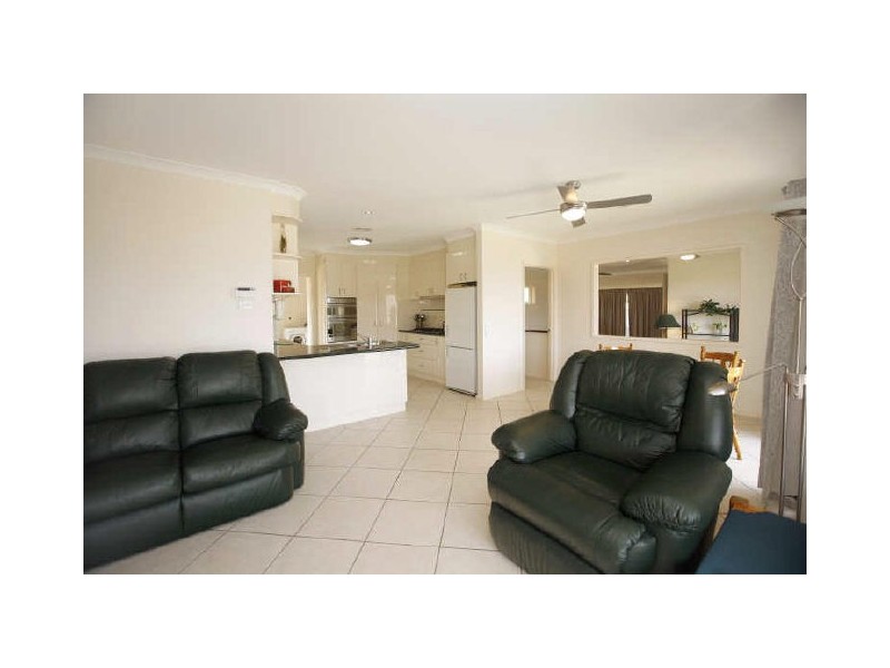 4 Hickory Place, Jerrabomberra NSW 2619