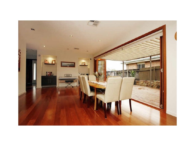 8A Nugent Close, Jerrabomberra NSW 2619