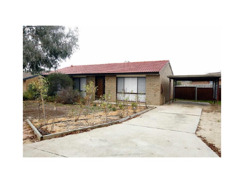 16 Beazley Crescent, Calwell ACT 2905