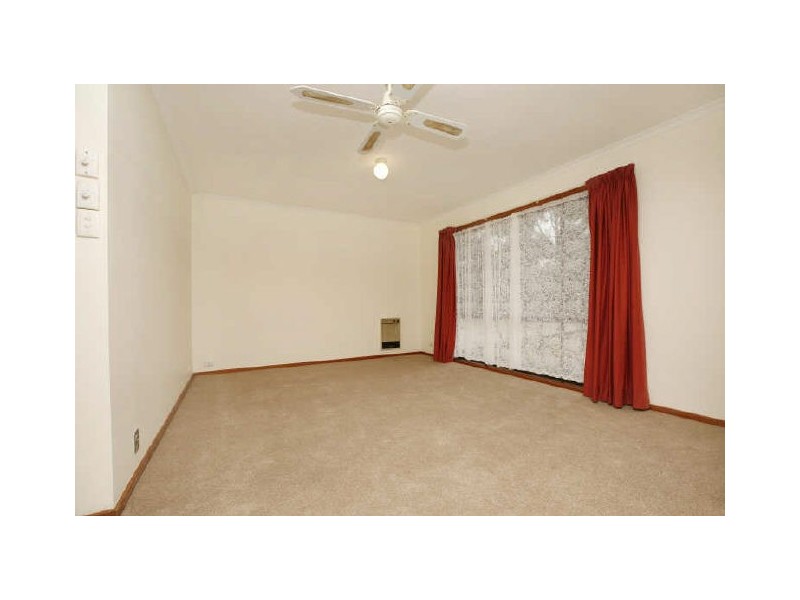 16 Beazley Crescent, Calwell ACT 2905