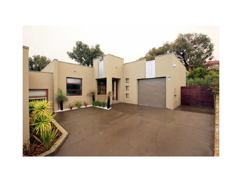 8B Nugent Close, Jerrabomberra NSW 2619
