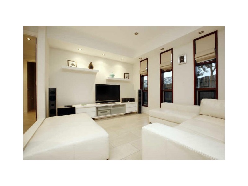 8B Nugent Close, Jerrabomberra NSW 2619