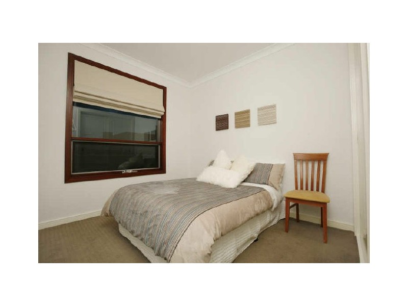 8B Nugent Close, Jerrabomberra NSW 2619