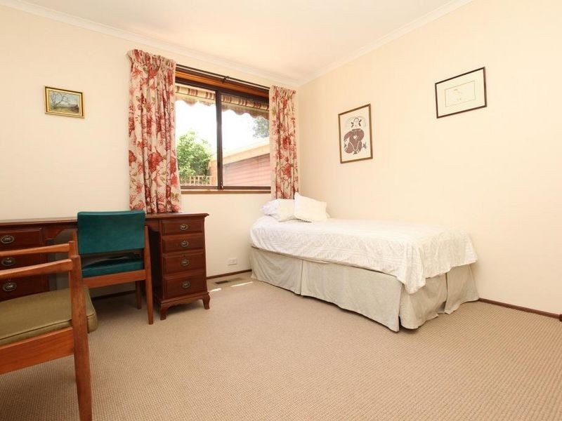 27 Govett Place, Holder ACT 2611
