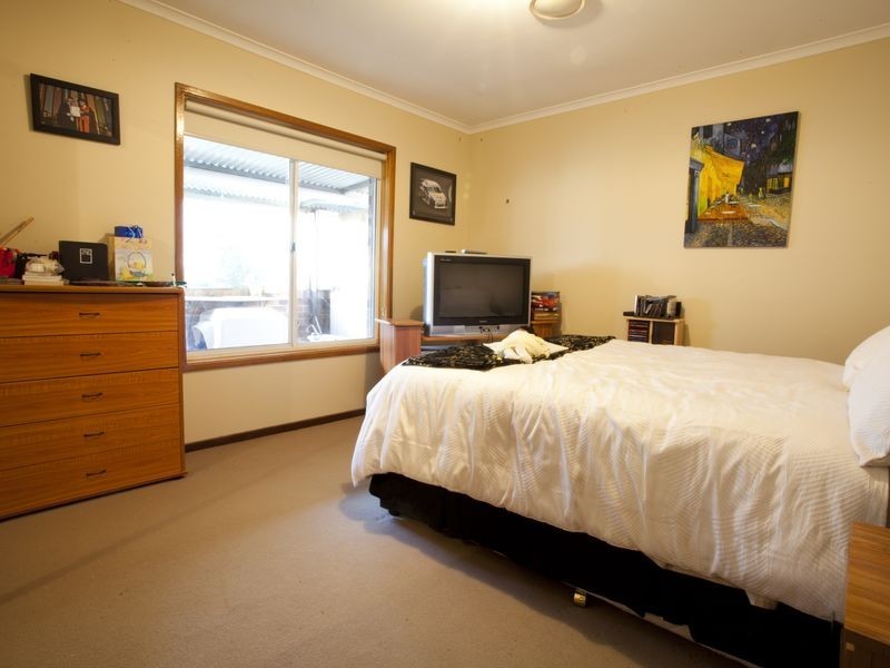 27 Graham Place, Queanbeyan NSW 2620