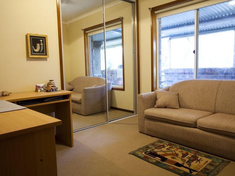27 Graham Place, Queanbeyan NSW 2620